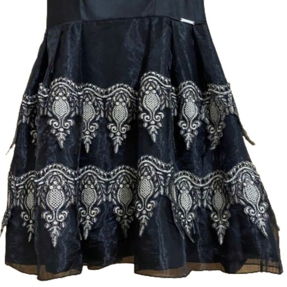 RINASCIMENTO A-LINE BLACK & WHITE PROM COCKTAIL DRESS W/ EMBROIDERED DETAIL Sz-S - Picture 3 of 7